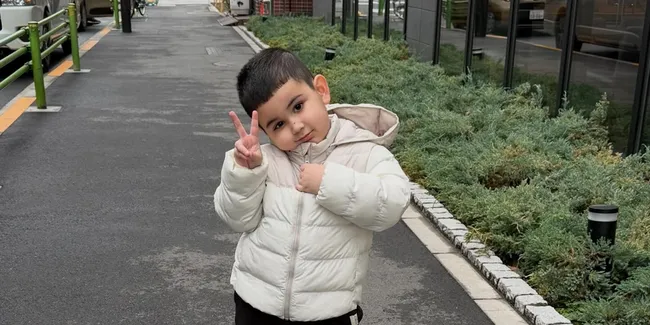 7 Potret Kay Anak Jennifer Dunn yang Kini Genap 4 Tahun, Ganteng Sejak Bayi