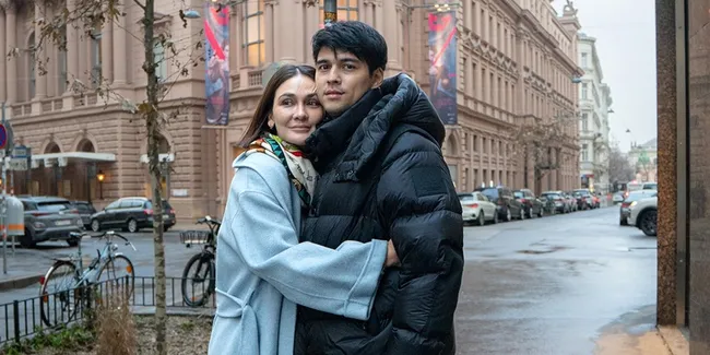 7 Potret Luna Maya Dapat Hadiah Mobil dari Maxime Bouttier Saat Valentine, Romantis Banget