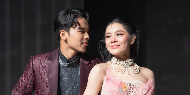 7 Potret Manis Melly Lee Bareng Arbil DA7, Pose Mesra dengan Caption yang Romantis