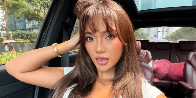 7 Potret Marion Jola dengan Gaya Rambut Baru, Kini Berponi - Dipuji Cantik