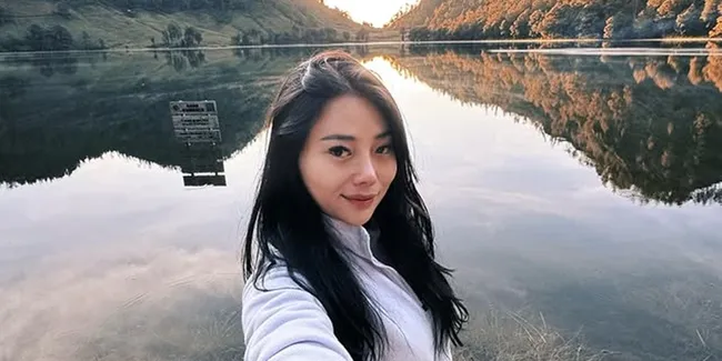 7 Potret Menegangkan Wendy Walters Mendaki Gunung Kinabalu, Gagal ke Puncak Karena Badai