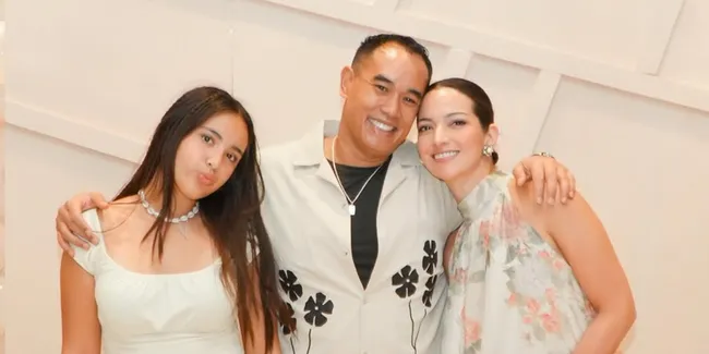 7 Potret Mikhayla Zalindra Bakrie Ikut Rayakan Ultah Ayah, Tampil dengan Gaya Kasual