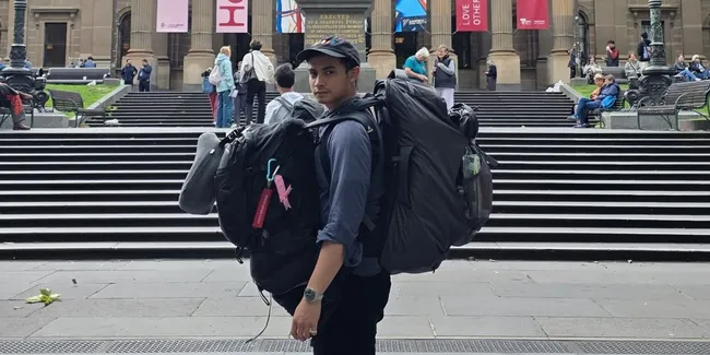 7 Potret Omara Esteghlal Susul Keluarga Liburan di Melbourne, Sempat Kehabisan Tiket