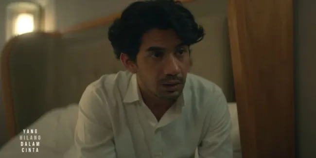 7 Potret Reza Rahadian di Serial 'YANG HILANG DALAM CINTA', Lagi-lagi Perankan Tokoh yang Bikin Netizen Sebel Bukan Main!