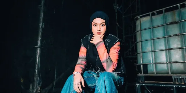 7 Potret Salma Salsabil Manggung di Pestapora Usai Hiatus 5 Bulan, Sekalian Umumkan Kelahiran Anak