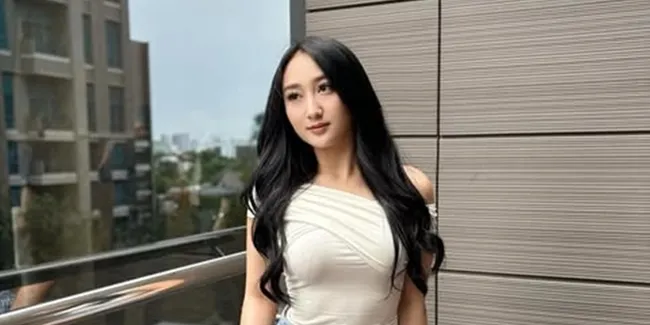 7 Potret Sandrina IMB Isyaratkan Akan Segera Menikah, Unggah Foto Romantis