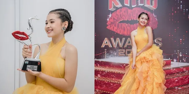 7 Potret Sandrinna Michelle Bintang 'DARI JENDELA SMP' Tampil Menawan di Acara Kiss Award 2022, Berhasil Bawa Pulang Piala