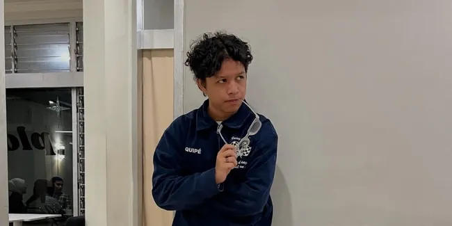 7 Potret Sofiandri 'Kembaran' Baskara Putra 'Hindia'