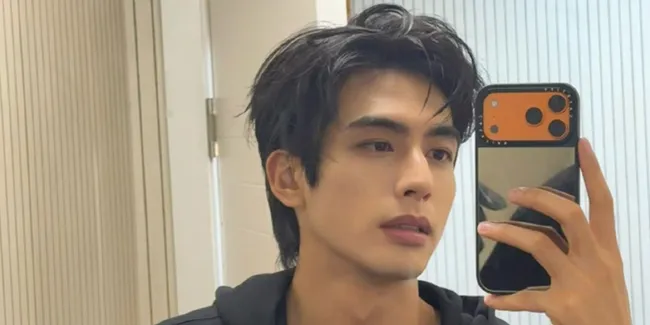 7 Potret Terbaru Song Weilong di Weibo, Bagikan Aktivitas Sehari-Hari yang Dijalani