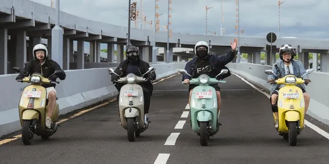 7 Potret The Dudas Minus One Vespaan di Bali, Riding Santai di Tol Mandara