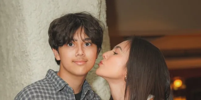 7 Potret Ultah Alric Anak Wulan Guritno ke-14 Tahun, Dirayakan Bareng Adilla Dimitri