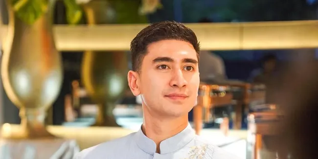 7 Potret Verrell Bramasta Buat Takjil Sendiri Untuk Buka Puasa Pertama, Bikin Sup Buah