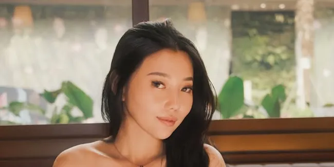 7 Potret Wendy Walters Bareng Kekasih Baru yang Belum Diungkap, Cuma Siluet tapi Romantis