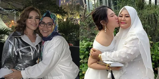 8 Momen Pedangdut Cantik Bersama Sang Bunda, Penuh Kehangatan