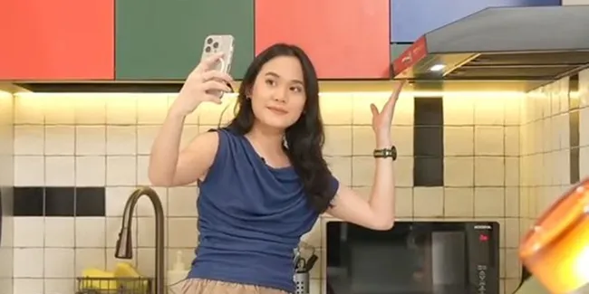 8 Potret Dapur Sheryl Sheinafia yang Estetik dan Penuh Warna, Ternyata Multifungsi