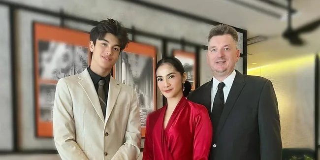 8 Potret Eddy Meijer Anak Maudy Koesnaedy, Ganteng Blasteran & Jago Basket