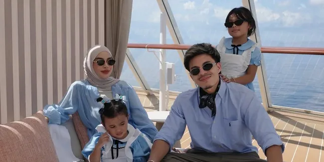 8 Potret Keluarga Atta Halilintar dan Aurel Hermansyah Liburan di Kapal Disney Cruise, Mimpi Jadi Nyata
