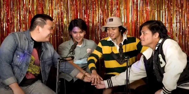 9 Potret Reuni Kocak Cowboy Junior, Iqbaal Akui Pernah Salah Sapa Penonton