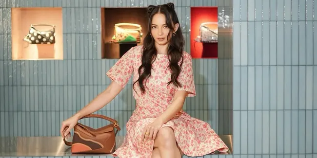 8 Potret Transformasi Enzy Storia yang Kecilnya Bule Banget - Kini Seorang Istri