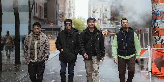 9 Potret The Dudas Minus One di NYC, Raffi Ahmad - Gading Marten Jalan-Jalan Vibesnya bak Boyband