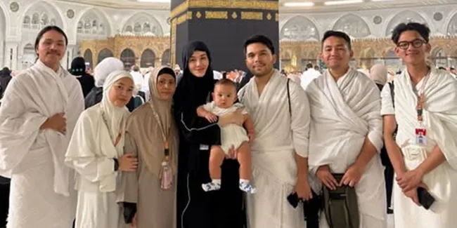 Aaliyah Massaid Ajak Baby Sitter Umrah, Sampaikan Rasa Syukur