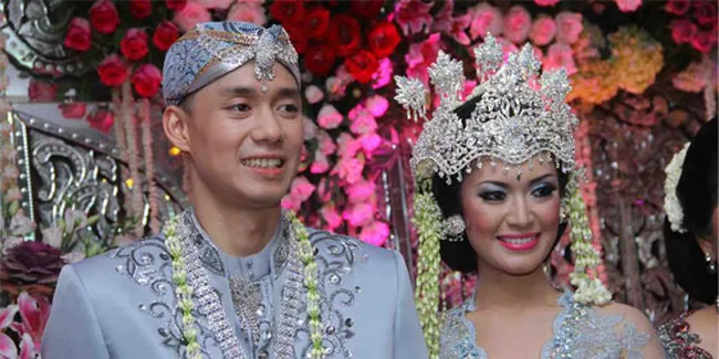 Akad Nikah Senandung Nacita - Putri Deddy Mizwar di Masjid Attin