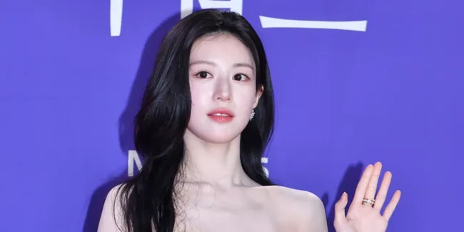 Aktris Korea di Red Carpet Blue Dragon Series Awards 2026, Ada Go Youn Jung - Kim Go Eun