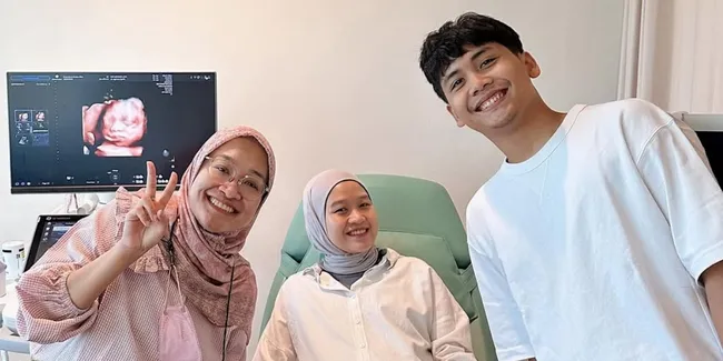 Alca Istri Bintang Emon Melahirkan Anak Pertama Berjenis Kelamin Laki-laki