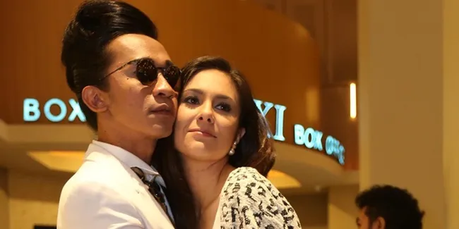 Aming dan Wulan Guritno, Pelukan Unyu Mesra