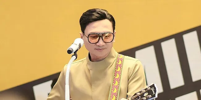 Anji Gagal Tampil karena Harus Istirahat Vokal, Langsung Minta Maaf di Atas Panggung