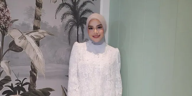 Aurel Hermansyah Hadiri Siraman Syifa Hadju dan Pengajian El Rumi, Tampil Cantik