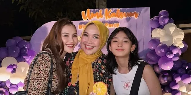 Ayu Ting Ting Gelar Pesta Kejutan Untuk Sang Ibunda, Sederhana di Bali