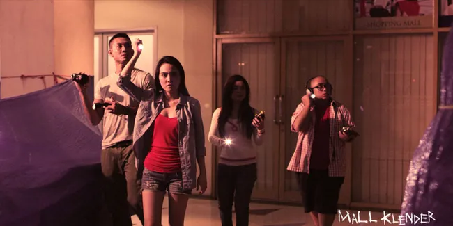 Berpetualang di Mall Angker - MALL KLENDER
