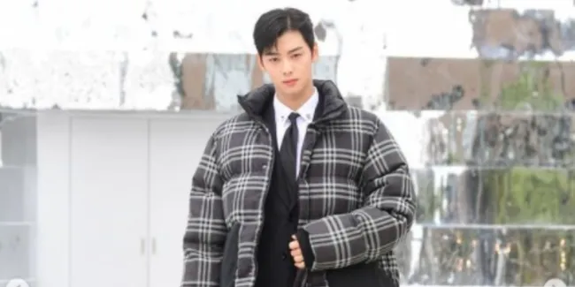 Bertabur Serbuk Berlian! Berikut Sederet Artis yang Diundang ke Acara Pembukaan BURBERRY di Jeju