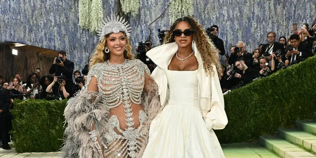Beyonce dengan Gaun Rangka Berlian di Met Gala 2026, Tinggi Blue Ivy Jadi Sorotan