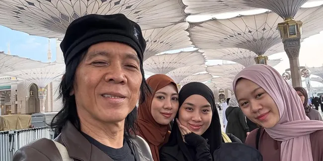 Bimbim SLANK Umrah Bareng Kaka, Potret Keluarga Berkerudung Curi Perhatian