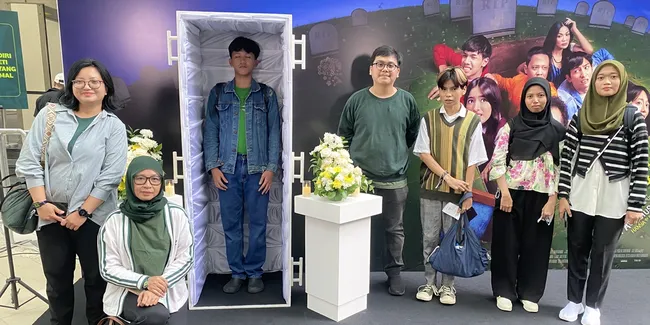 Bukan Pemakaman, Potret Movieverse di Gala Premiere TINGGAL MENINGGAL dengan Konsep Unik