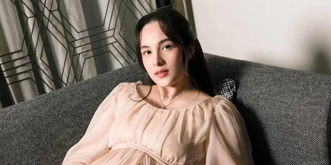 Bumil Cantik, Chelsea Islan Unggah Maternity Shoot Tunjukkan Baby Bump
