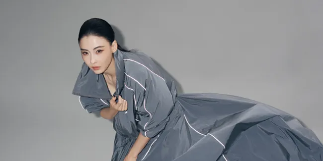 Cecilia Cheung Tampil Badass untuk Cover Majalah GRAZIA China