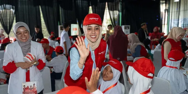 Cerita Fairuz A Rafiq Teringat Putra & Putrinya di Rumah Saat Berkegiatan Bersama Anak Yatim