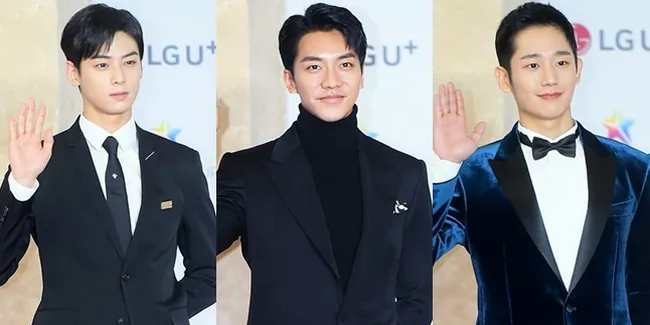 Cha Eunwoo - Jung Hae In Tampan Berjas di Asia Artist Awards 2018