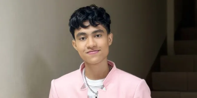 Chemistry Eby dan April di Panggung  D'Academy 7