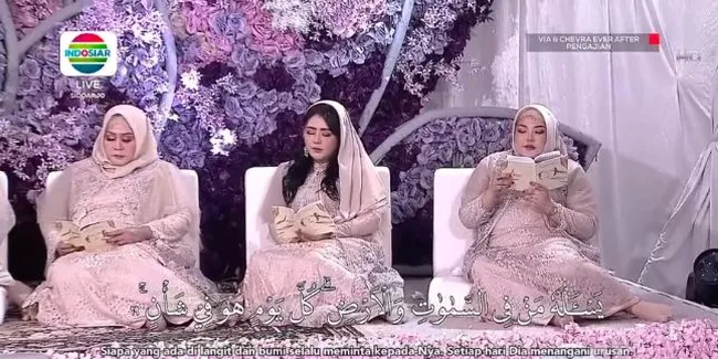 Curi Perhatian, 8 Potret Cantik Nan Memesona Mella Rossa Adik Via Vallen di Acara Pengajian Sang Kakak