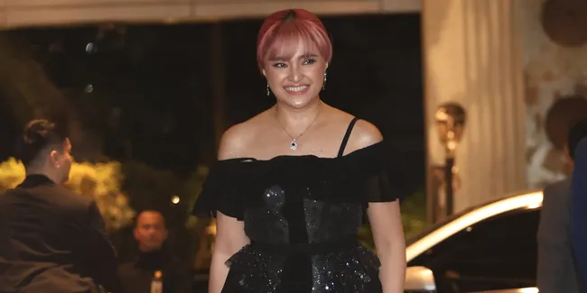 Datang Sendirian ke Resepsi Luna Maya, Marshanda Jawab Tudingan 'Gak Laku'