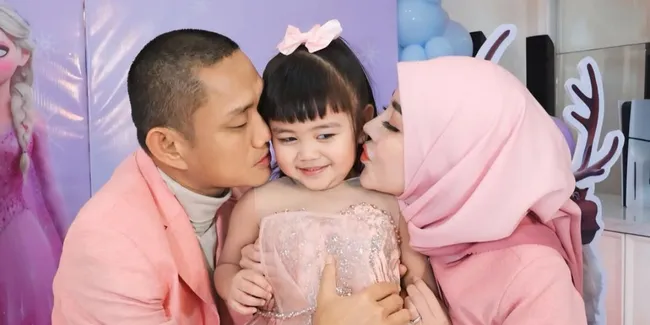 Dayana Putri Bella Shofie Ulang Tahun ke-3, Gemas Bernuansa Pink