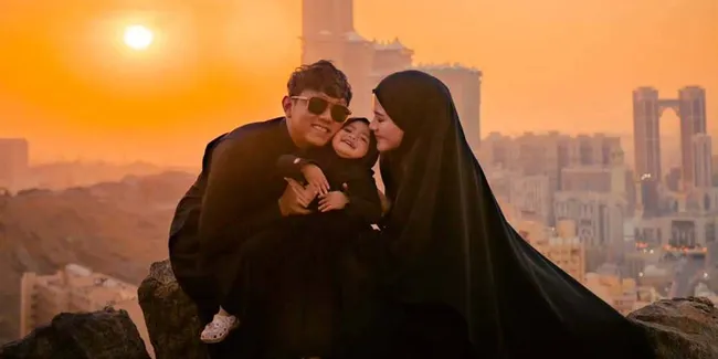 Dek Cunda Pangling Denny Caknan Gundul, Tegang Dicium Bapak Sendiri