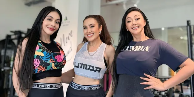 Denada Zumba Bareng Asri Welas dan Liza Natalia, Energinya Bikin Ikut Semangat