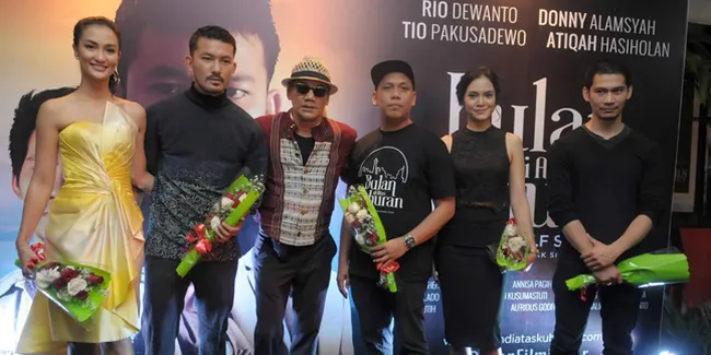 Deretan Aktor Papan Atas Hadiri Premier 'BULAN DI ATAS KUBURAN'