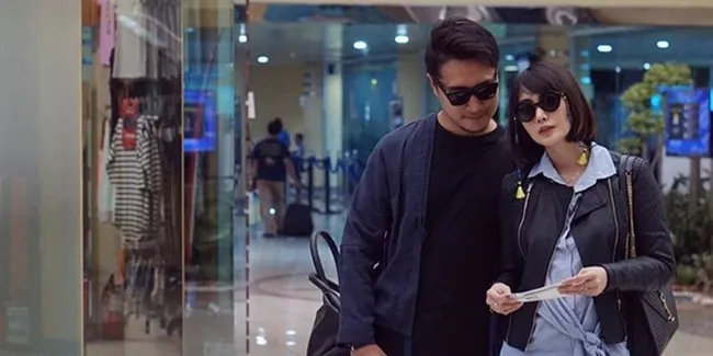 Deretan Foto Bukti Arie Untung - Fenita Suami Istri Yang Kompak