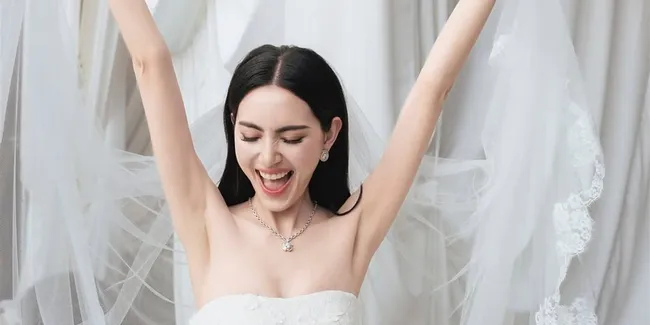 Deretan Seleb Ucapkan Selamat ke Davika Hoorne, dari Bright Sampai Marsha Timothy
